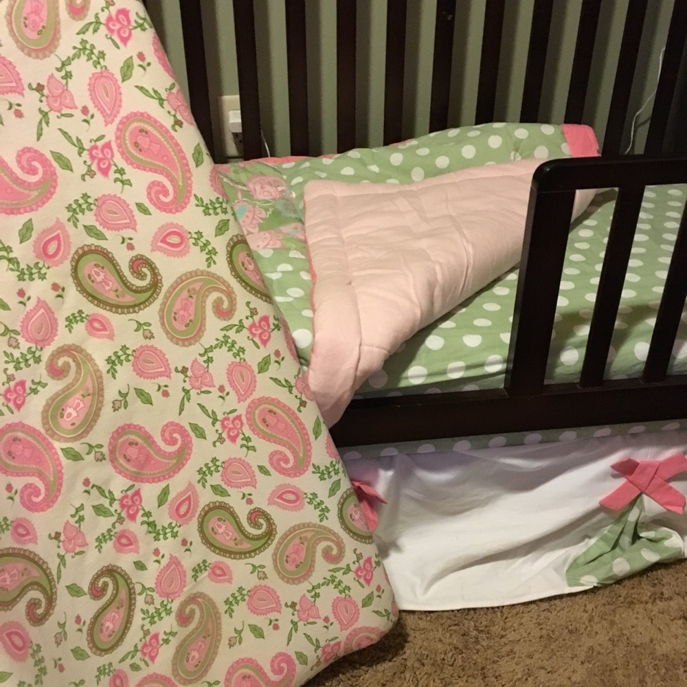 Paisley crib bedding